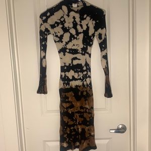 Tie-Die long sleeved dress